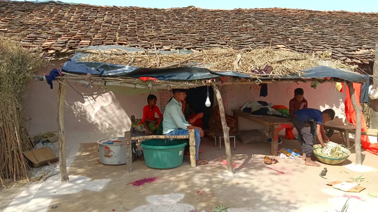 चित्रकूट: मिल गई दुल्हन, पुलिस ने मायकेवालों को किया सुपुर्द, ससुराल से गहने लेकर गायब हो गई थी नवविवाहिता