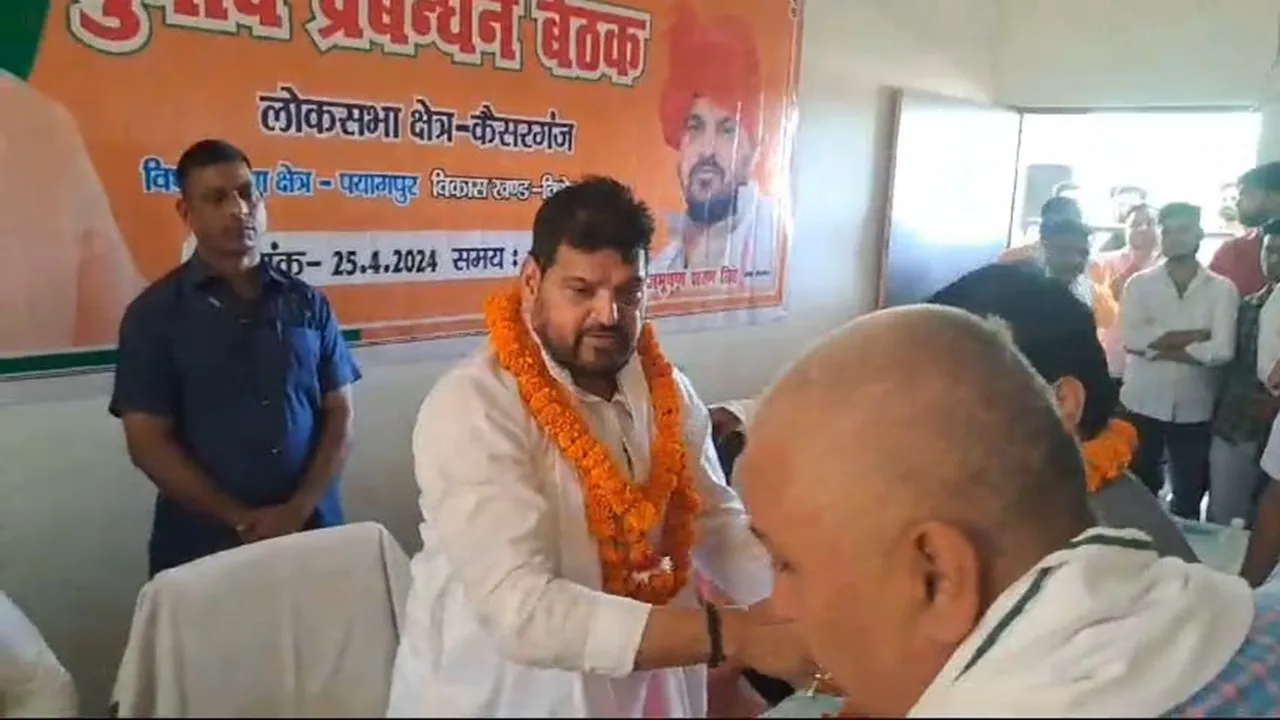 बहराइच: बृजभूषण शरण सिंह बोले- मैं एक सामान्य कार्यकर्ता, राहुल के बारे में कुछ नहीं कहना