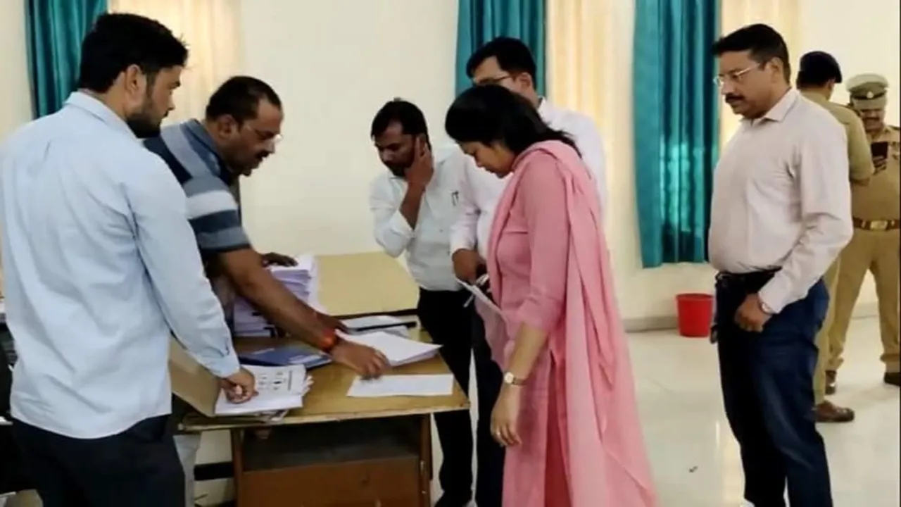 रायबरेली में नामांकन पत्रों की बिक्री शुरू, पहले दिन आठ दल समेत 11 ने खरीदे 13 Nomination Letter