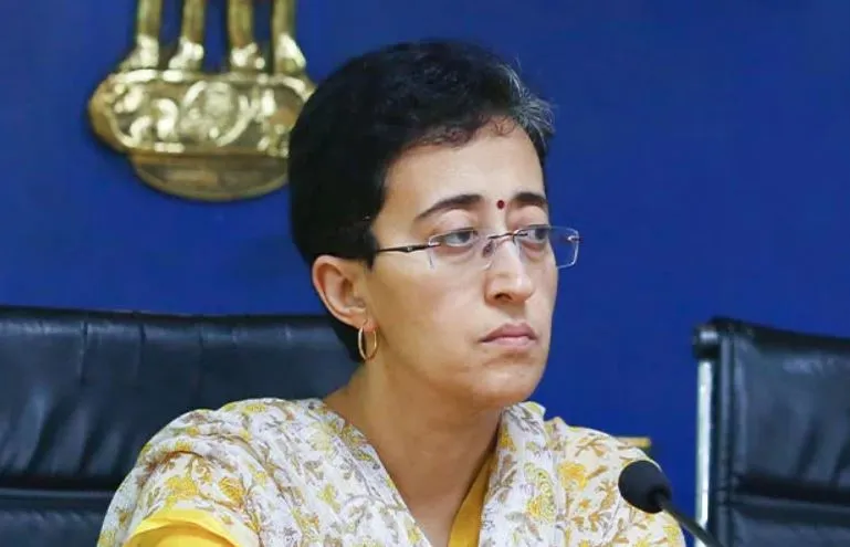 चुनाव आयोग ने आतिशी को भेजा नोटिस, 8 अप्रैल तक मांगा जवाब