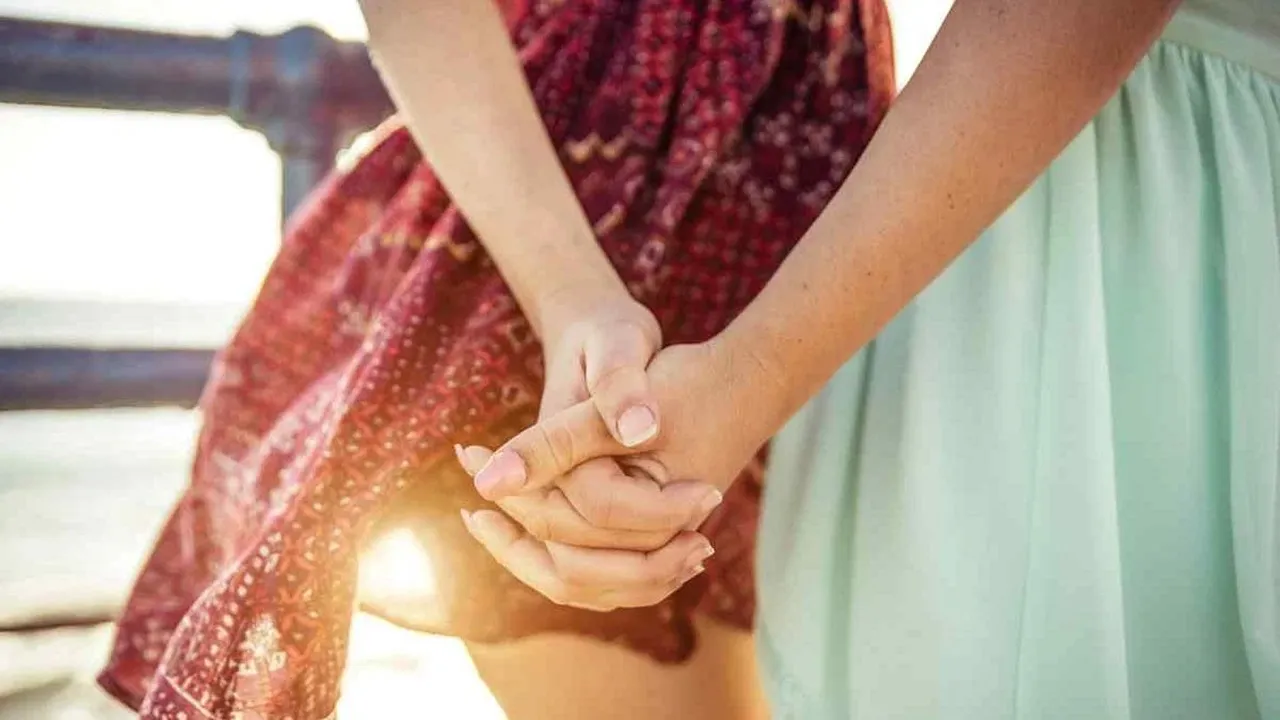 Video: सास को दिल दे बैठी बहू, शारीरक संबंध बनाने को करती है मजबूर, पीड़िता ने प्रशासन से लगाई मदद की गुहार