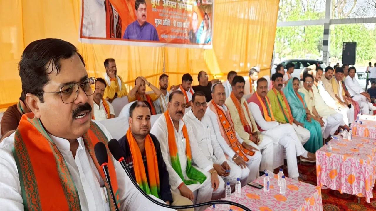सुशासन और कानून व्यवस्था प्रदेश की पहचान, बूथ अध्यक्ष सम्मेलन में बोले संजय राय 