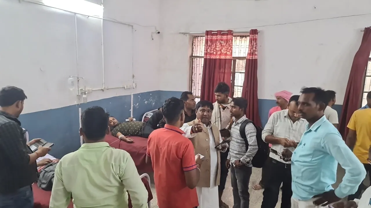 सुलतानपुर: बाइकों की टक्कर में वृद्ध की मौत, तीन घायल