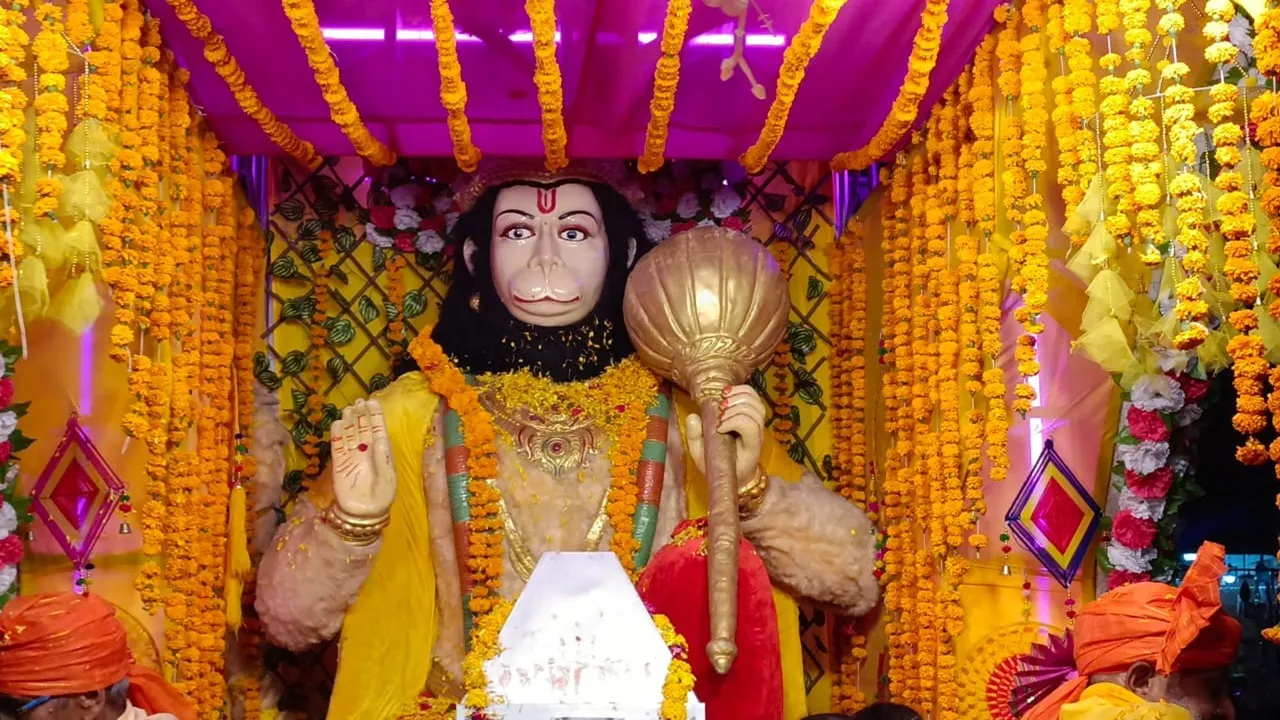 रायबरेली: धूमधाम से निकली बालाजी ज्योति की भव्य शोभायात्रा, जोरदार स्वागत