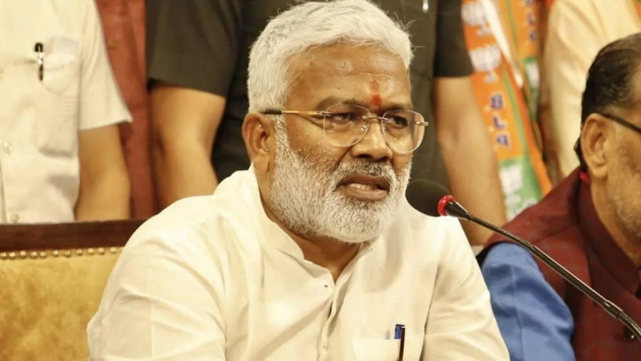 स्वतंत्र देव सिंह का आरोप- विपक्ष, दलितों का आरक्षण मुस्लिमों को देना चाहता है
