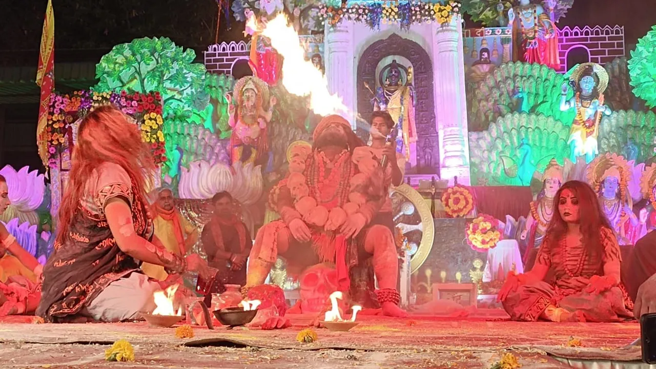 रायबरेली: बालाजी जागरण में उमड़े लोग, खूब लगे जयकारे, कलाकार की झांकियों के देख हुए मंत्रमुग्ध लोग