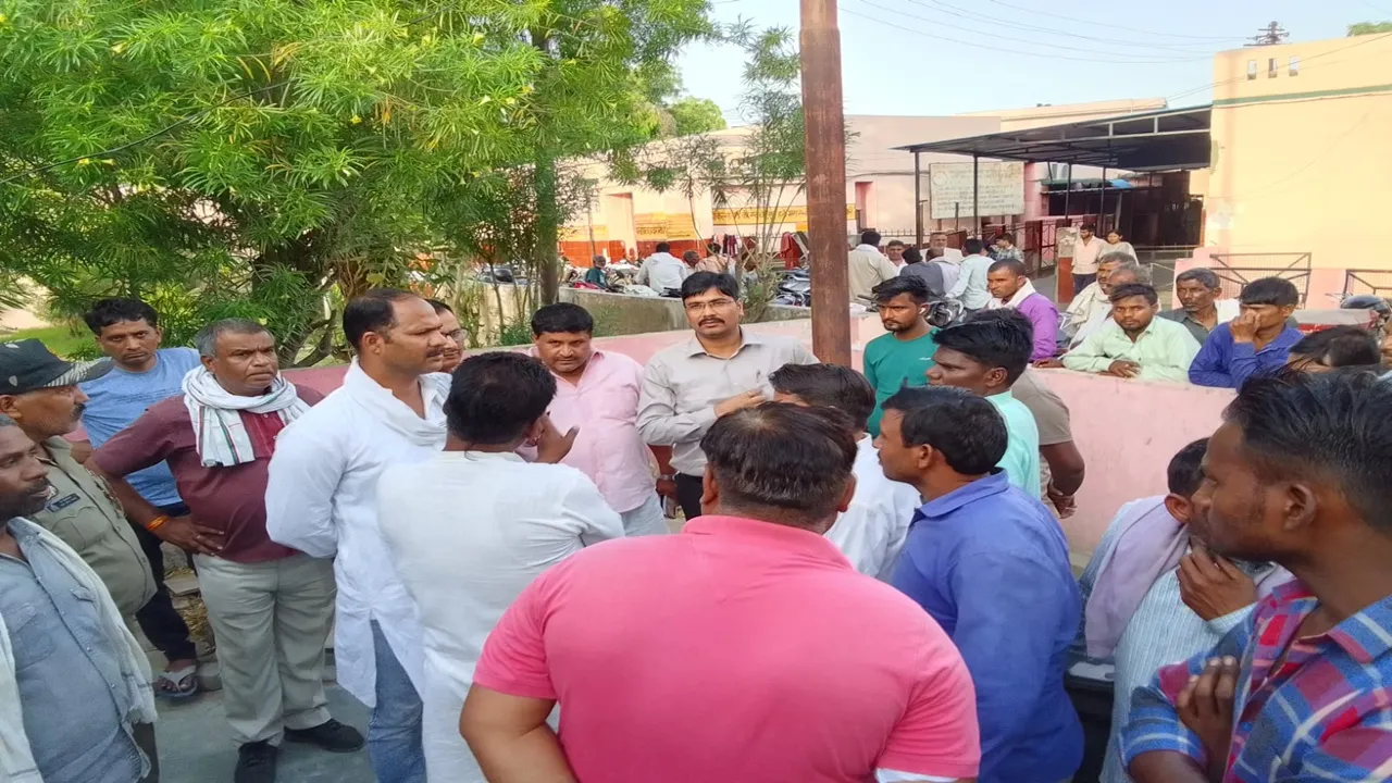 रायबरेली: लीकेज बना रहे संविदा कर्मी की मलबा  गिरने से मौत, परिजनों ने नगर निगम पर लगाया लापरवाही का आरोप