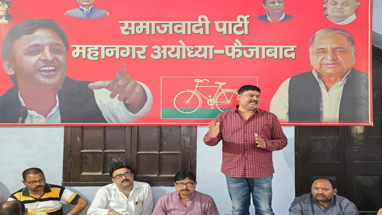 झूठ बोल-बोल कर चुनाव जीतना चाहती है भाजपा : पवन पांडेय