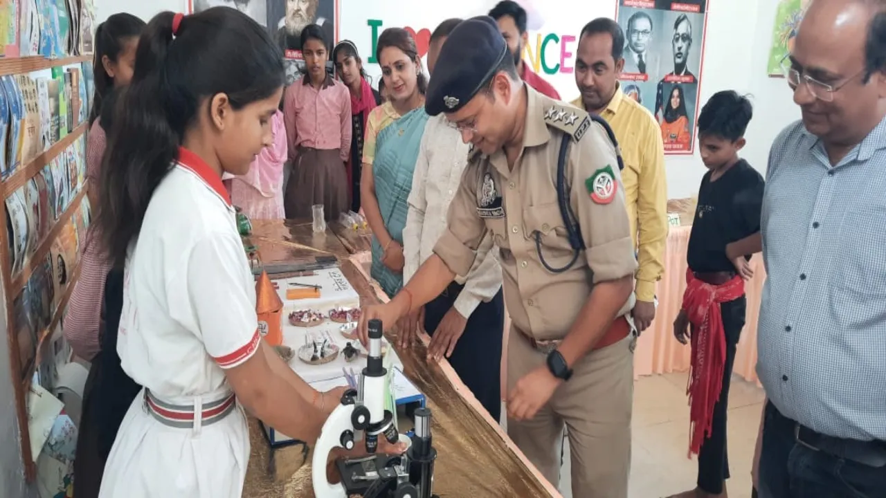 बहराइच: छात्राओं ने बनाये बेहतरीन मॉडल, दिखी छुपी हुई प्रतिभा-मिला सम्मान  