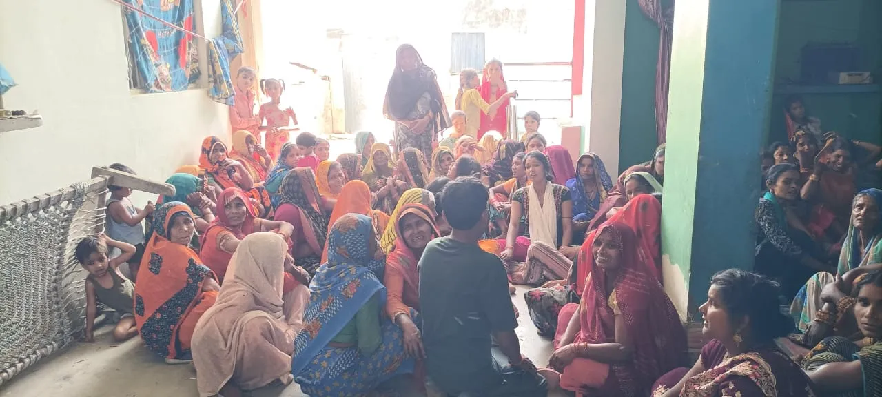 शाहजहांपुर: काश! किसी ने उन्हें पटरी पर जाने से रोक लिया होता...मंगेतर पिता व अन्य परिजनों के साथ पहुंची खनपुरा