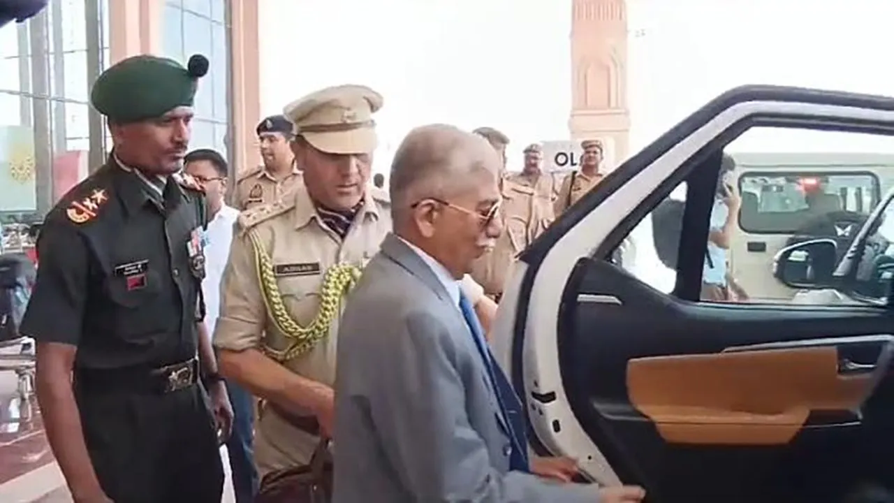 अयोध्या: लद्दाख के उपराज्यपाल ने किया रामलला का दर्शन