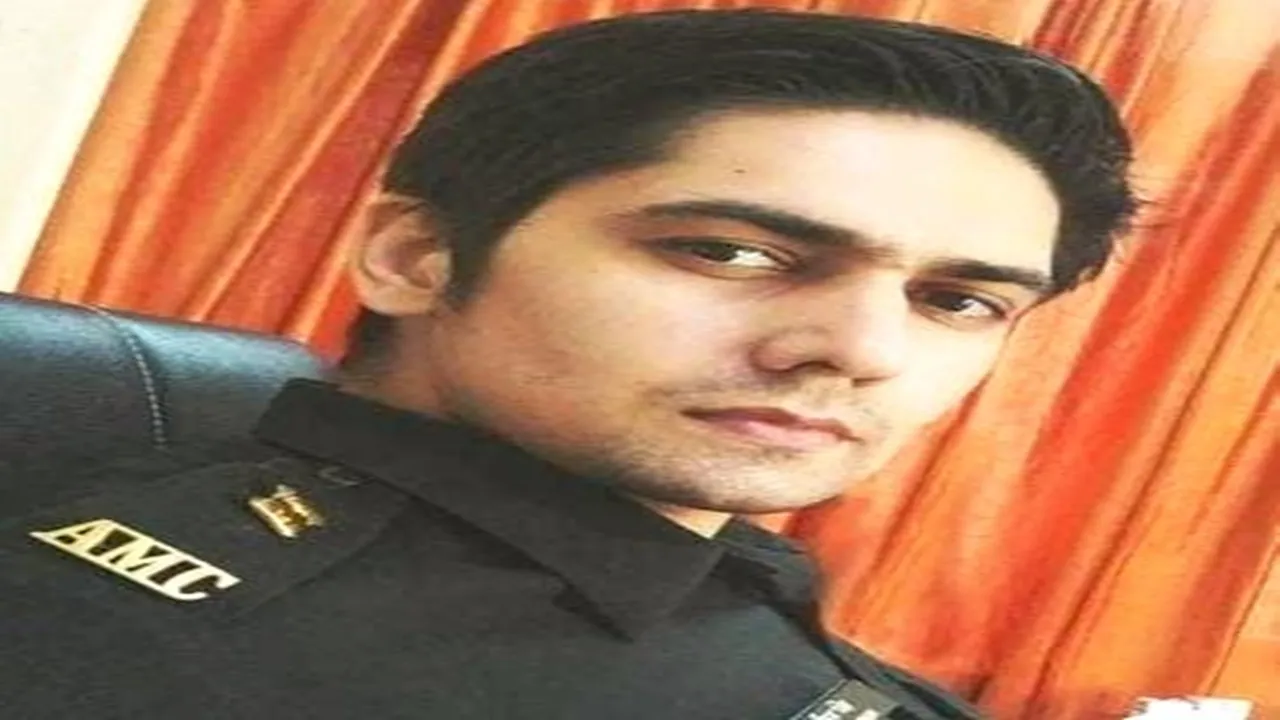 सीतापुर: हाईस्कूल टॉपर प्राची निगम के इलाज का पूरा खर्च उठाएंगे आर्मी के रिटायर्ड मेजर, विश्वनाथ आनंद ने भी बढ़ाया हौसला