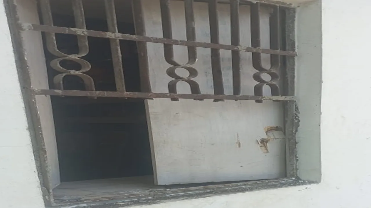 बहराइच: इलेक्ट्रिक शॉप से नकदी समेत हजारों की चोरी, पीड़ित ने पुलिस को दी तहरीर