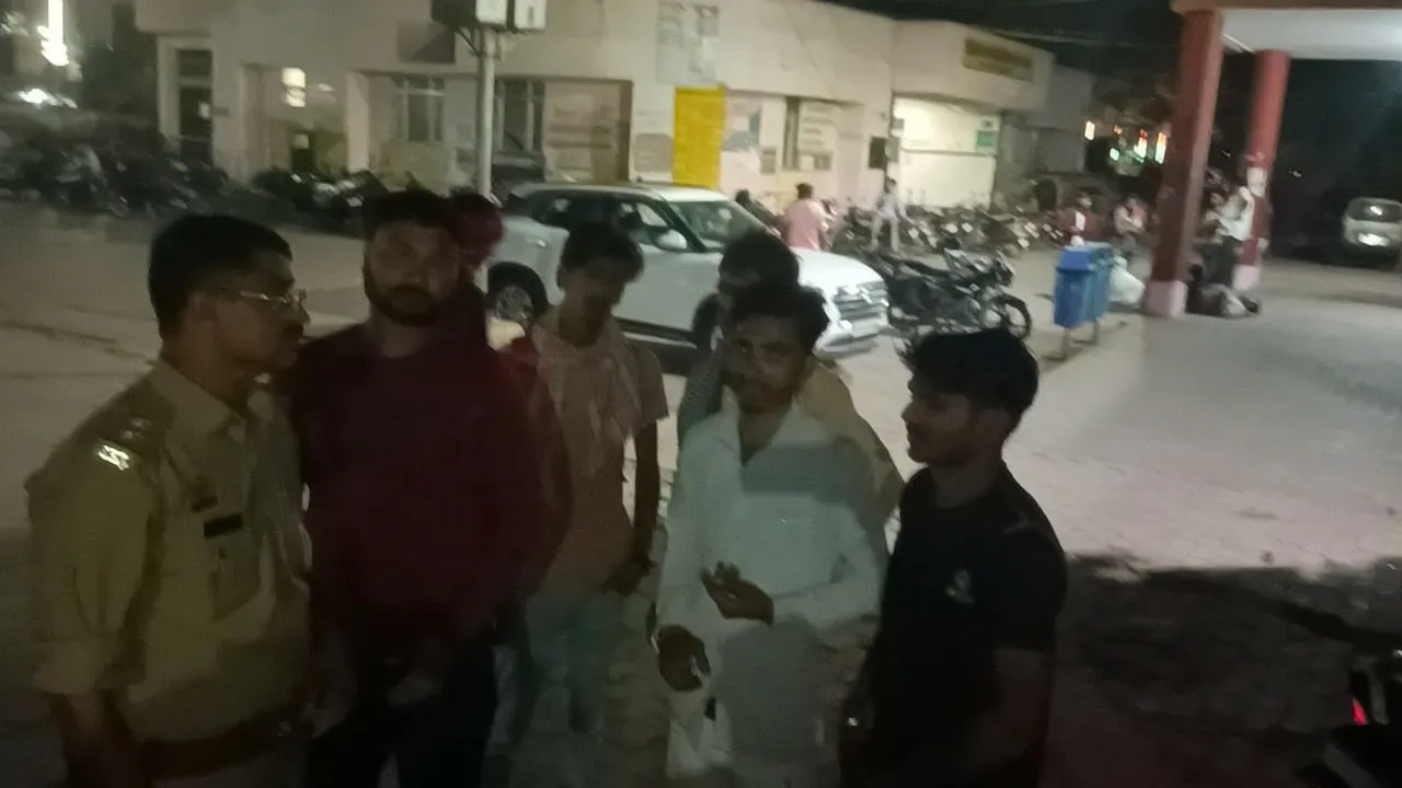 बहराइच: अज्ञात वाहन ने बाइक में मारी टक्कर, चाचा की मौत, भतीजा घायल