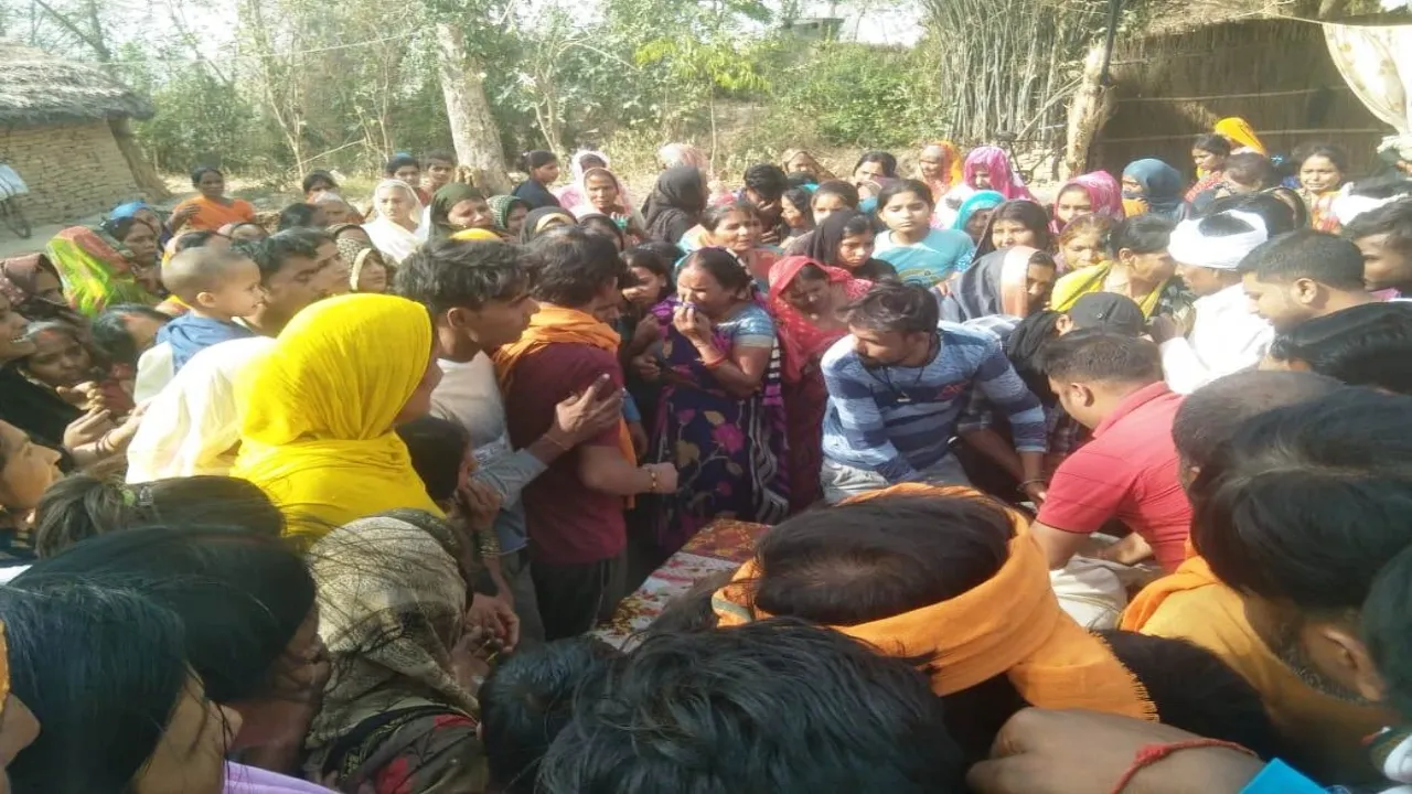 अयोध्या: ट्रैक्टर में टकराई बाइक, एक की मौत-साथी घायल 