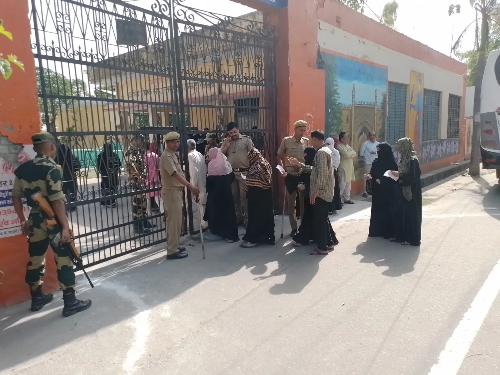 रामपुर: फर्स्ट डिवीजन में भी पास नहीं हो सके मतदाता, 55.75 प्रतिशत वोटिंग