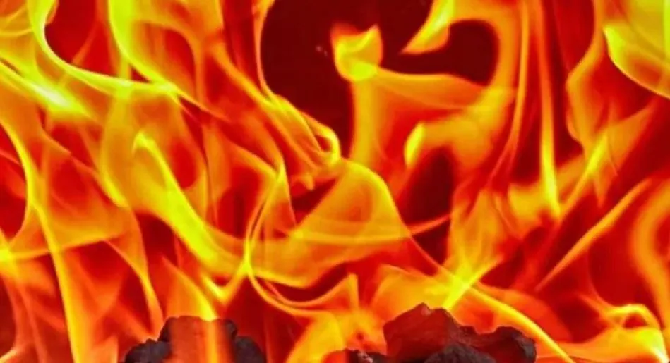 आगरा: शॉर्ट सर्किट से घर में लगी आग, जिंदा जलकर शख्स की मौत