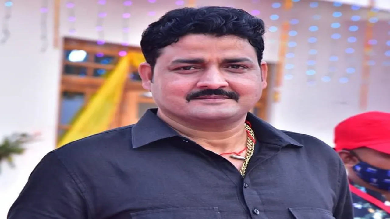  विजय नारायण सिंह हत्याकांड: अकेले बाइक से आया और विजय पर दाग दी ताबड़तोड़ गोलिया, देखिए सीसीटीवी फुटेज  