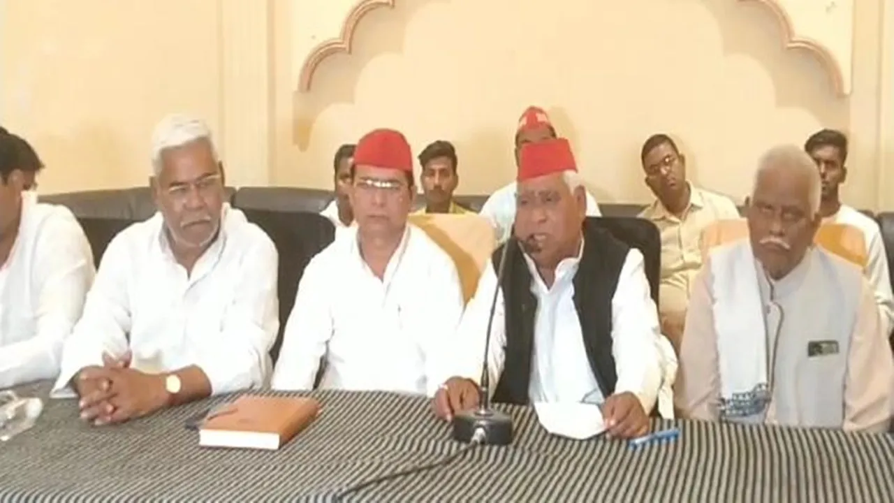 संविधान बचाने के लिए करेंगे सत्याग्रह, बोले अवधेश प्रसाद
