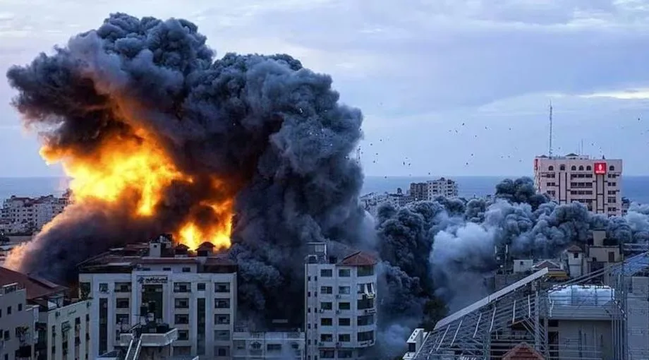 फिलिस्तीनियों की एक सभा को इजरायल ने बनाया निशाना, हवाई हमले में 13 लोगों की मौत