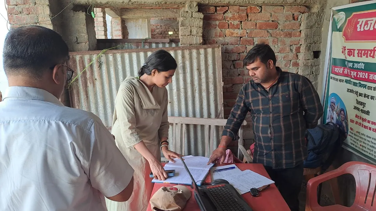 श्रावस्ती: जिलाधिकारी ने गेहूं क्रय केन्द्र तिलकपुर का किया औचक निरीक्षण, दिए ये निर्देश