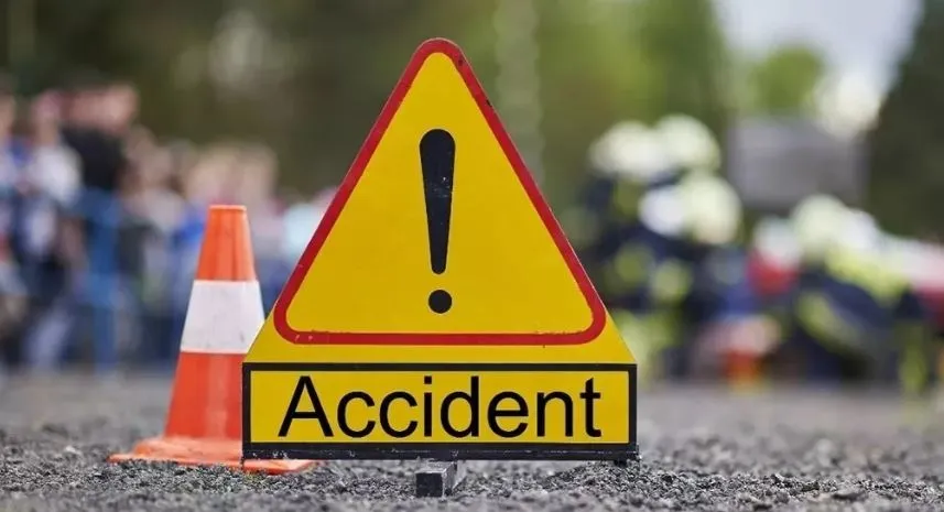 लखीमपुर-खीरी: ट्रक ने मारी बाइक को टक्कर, एक की मौत...साथी घायल