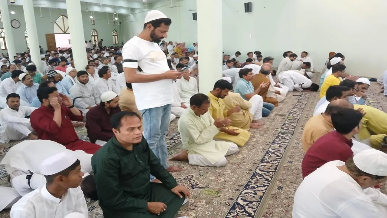 अलविदा की नमाज: देश में अमन-चैन और कौम की सलामती के लिए मांगी दुआएं, मस्जिदों के बाहर रही कड़ी सुरक्षा