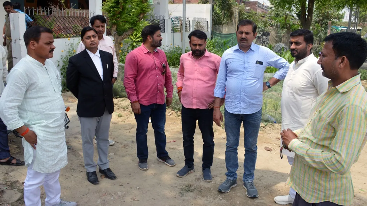 अयोध्या: रुदौली ब्लॉक प्रमुख के आवास पर रात में हुई फायरिंग, वाहनों में की तोड़फोड़, दो नामजद