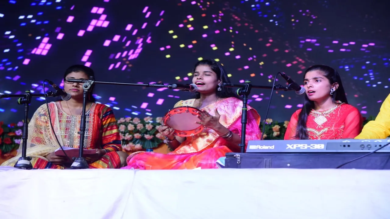 जन्मोत्सव की प्रतीक्षा में रामनाम से गुंजायमान अयोध्या.., देवगीत और राम भजन से आस्था में डूबी रामनगरी