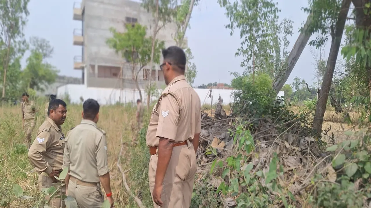 गोंडा: सड़क किनारे पड़ा मिला महिला का शव, जांच में जुटी पुलिस 