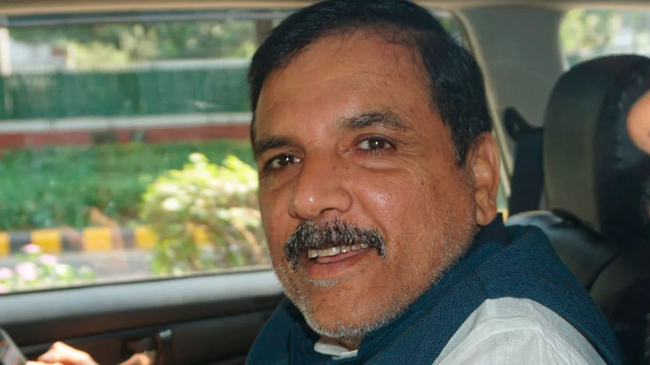 शराब घोटाला मामला: तिहाड़ जेल से बाहर आए संजय सिंह, छह महीने बाद मिली जमानत