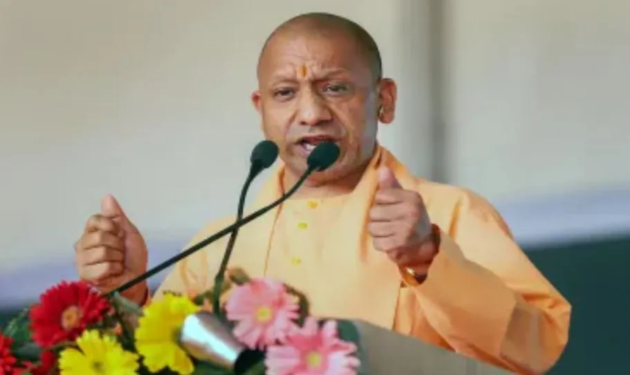 फिरोजाबाद में चुनावी सभा में पहुंचे CM योगी, बोले- विकसित भारत के लिए मोदी जरूरी