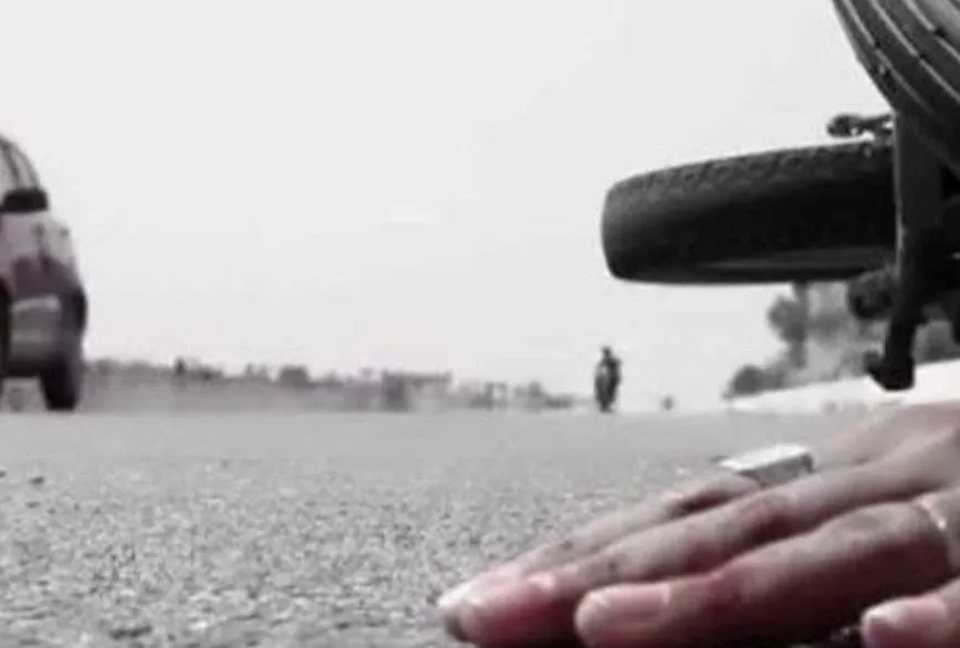 शाहजहांपुर: पहिए में फंस गया साड़ी का पल्लू, बाइक से गिरकर महिला की मौत