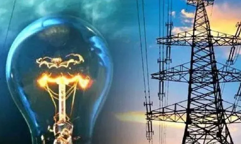 मथुरा: गर्मी में मथुरावासी हुए परेशान, चार घंटे गुल रही बिजली