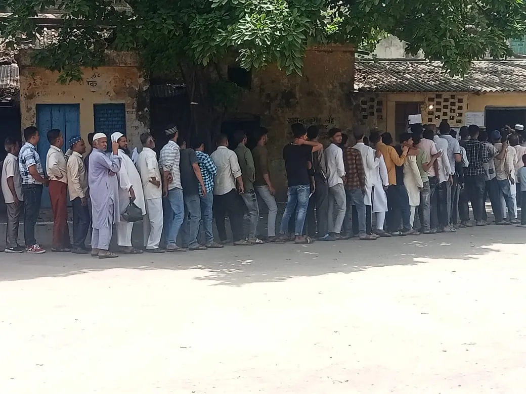 मुरादाबाद: अपने-अपने मुद्दे समझ कर युवाओं-महिलाओं व बुजुर्गों ने किया वोट