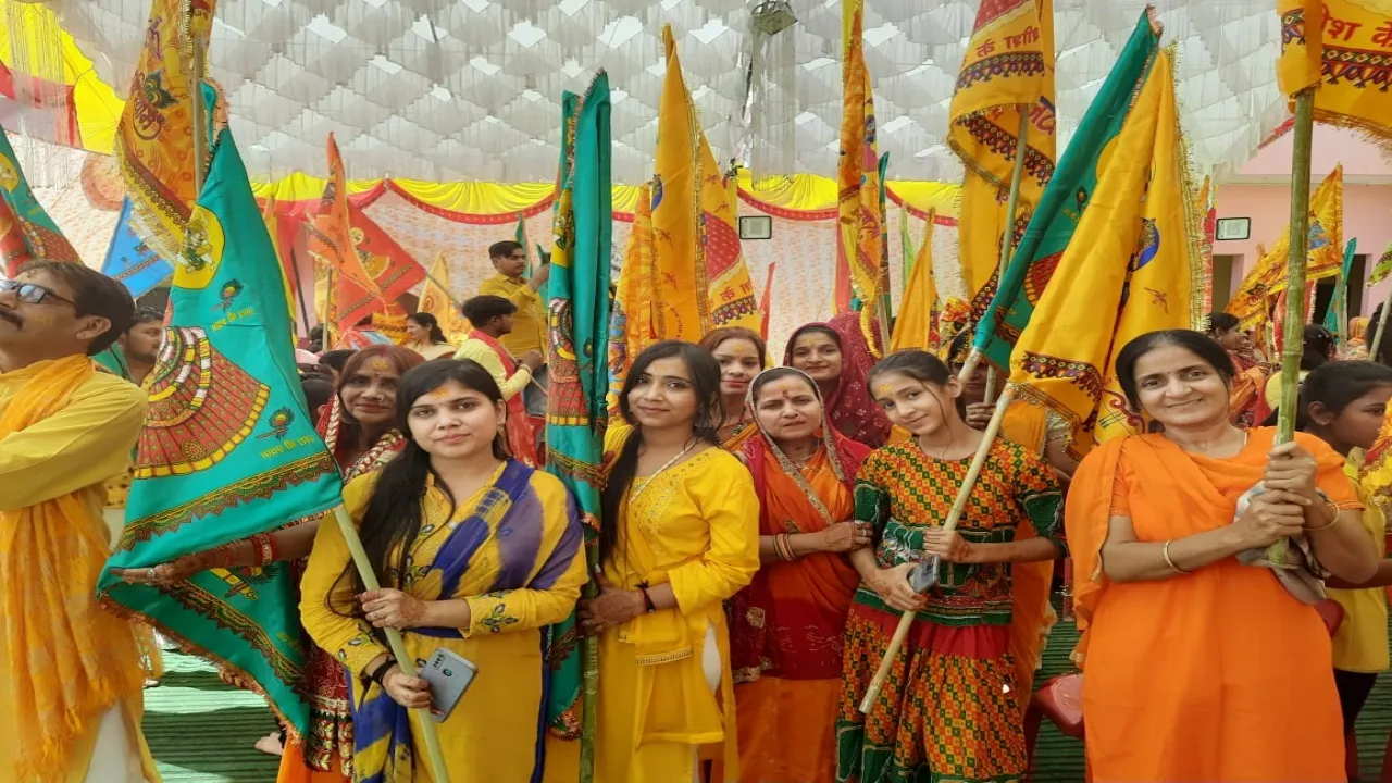 अयोध्या: शान से गाजे-बाजे के साथ निकली निशान शोभायात्रा, खाटू श्याम का चतुर्थ वार्षिक महोत्सव शुरू