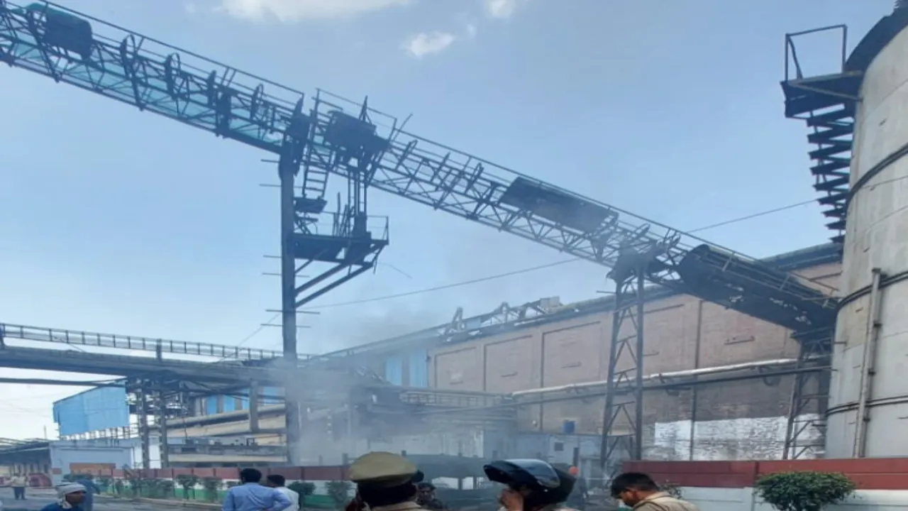 मसौधा चीनी मिल में लगी आग,चपेट में आई बगास की टाल-फायर फाइटर्स ने पाया काबू  