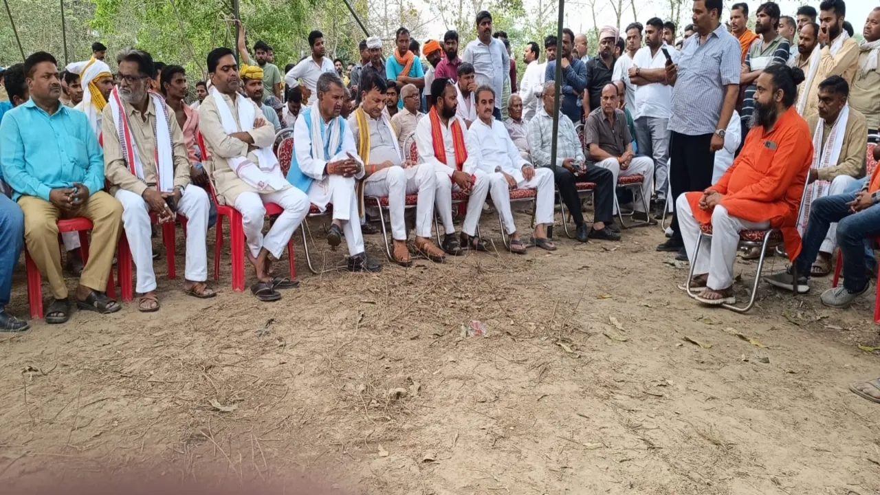 गोंडा: बड़ी बहन ने दिया कुंवर विक्रम की अर्थी को कंधा, चाचा ने दी मुखाग्नि