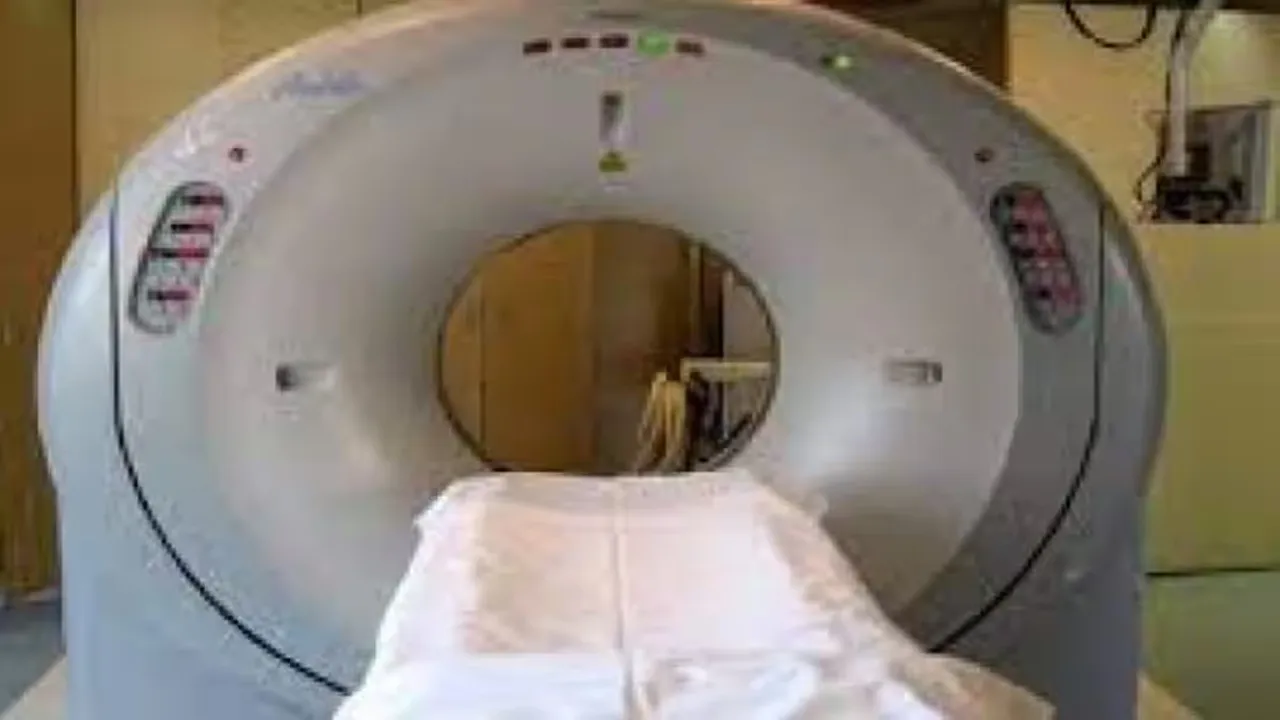  हरदोई: सरकारी सिस्टम पर सवाल उठा रही खराब पड़ी सीटी स्कैन मशीन! मरीजों को लगानी पड़ रही है शहर के डायग्नोस्टिक सेंटर की दौड़