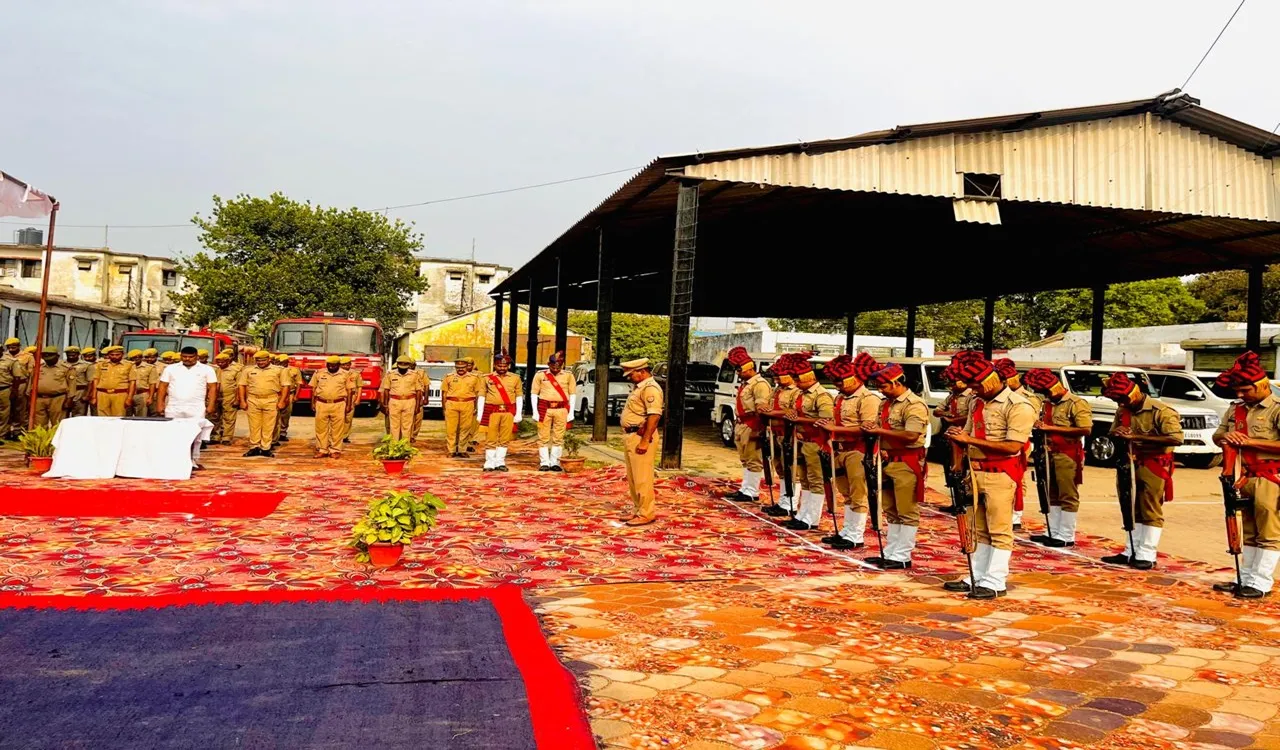 अयोध्या: स्मृति दिवस पर दिवंगत अग्निशमन कर्मियों को दी गई श्रद्धांजलि, एक सप्ताह तक मनाया जाएगा अग्नि सुरक्षा सप्ताह