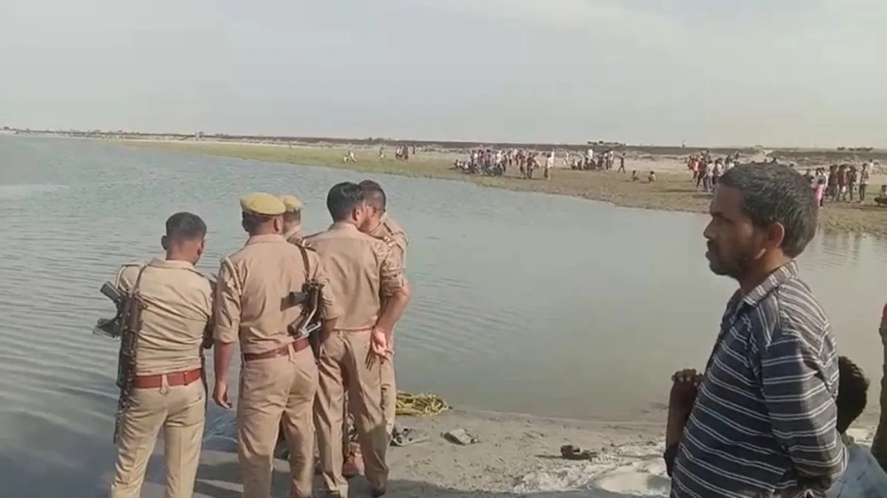 बाराबंकी में बड़ा हादसा: नदी में नहाते समय डूबे पांच बच्चे, बचाने गया ट्रैक्टर चालक भी डूबा, तीन के शव बरामद दो अभी भी लापता 