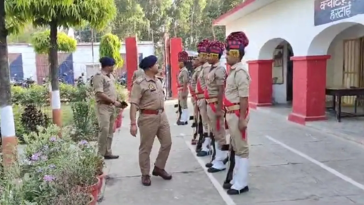 चुस्ती-फुर्ती बनाये रखने के लिए हरदोई SP ने पुलिस जवानों की लगवाई दौड़