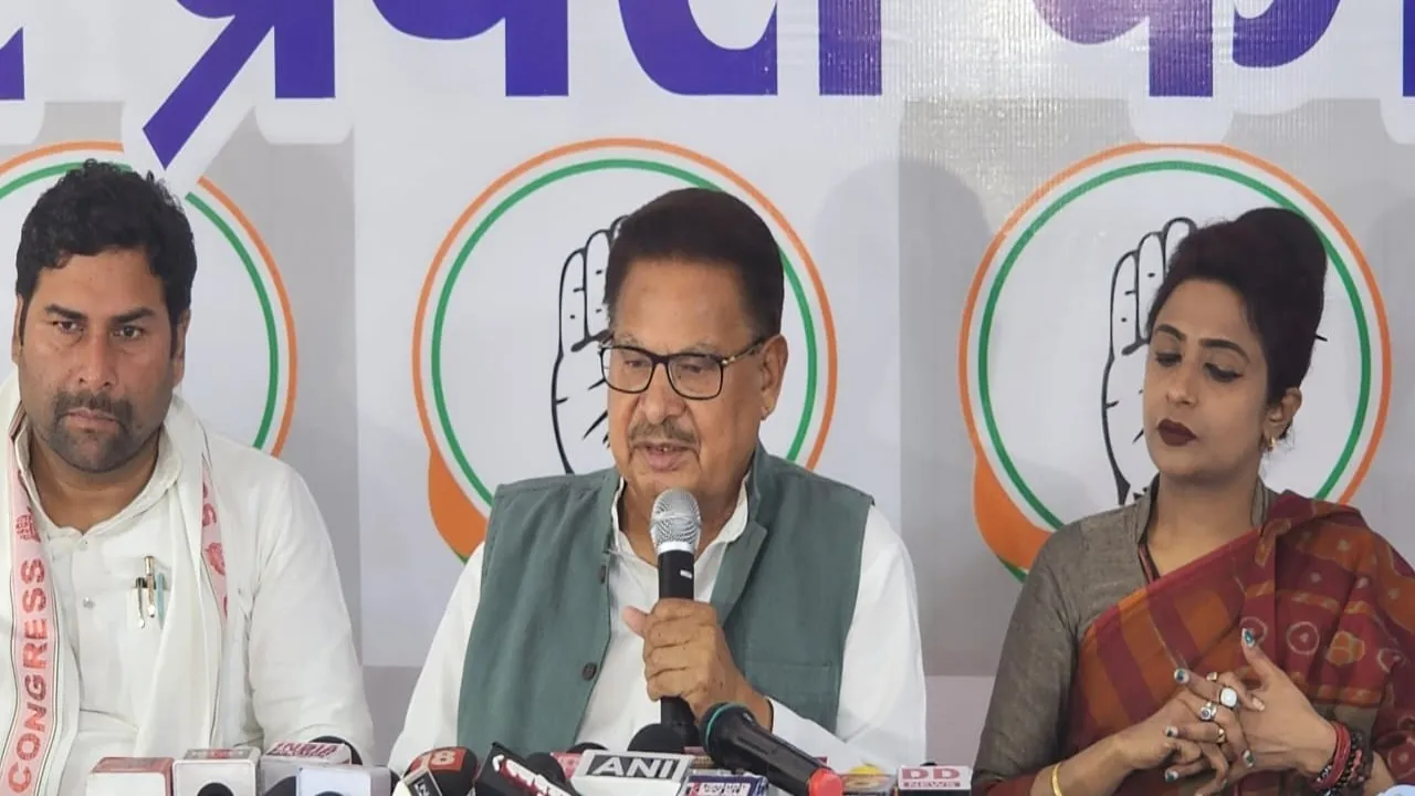 Video: पीएल पुनिया बोले-देश से संविधान मिटाना है BJP का काम, आरक्षण को लेकर कही बड़ी बात   