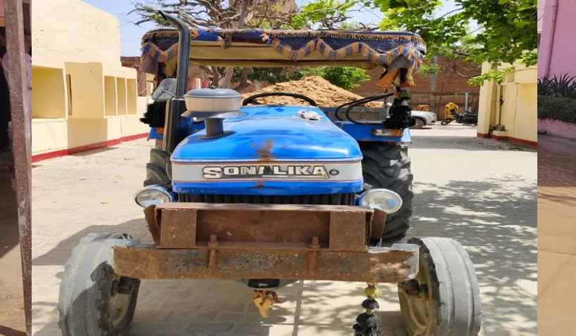 कासगंज में बड़े पैमाने पर चल रहा खनन का अवैध कारोबार, ट्रैक्टर-ट्रॉली जब्त 