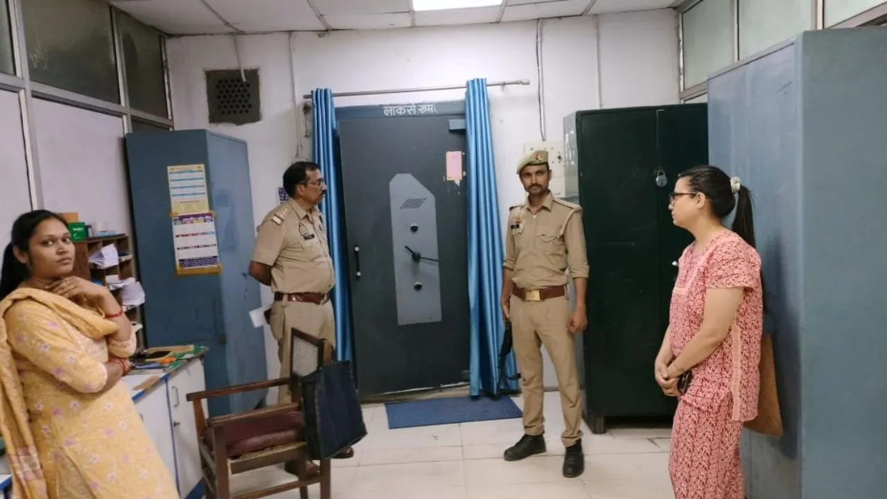 Kanpur Dehat: SBI बैंक के लॉकर से सोने की कमरबंद गायब...खड़े हो रहे तमाम सवाल, पुलिस ने कर्मचारियों से की पूछताछ
