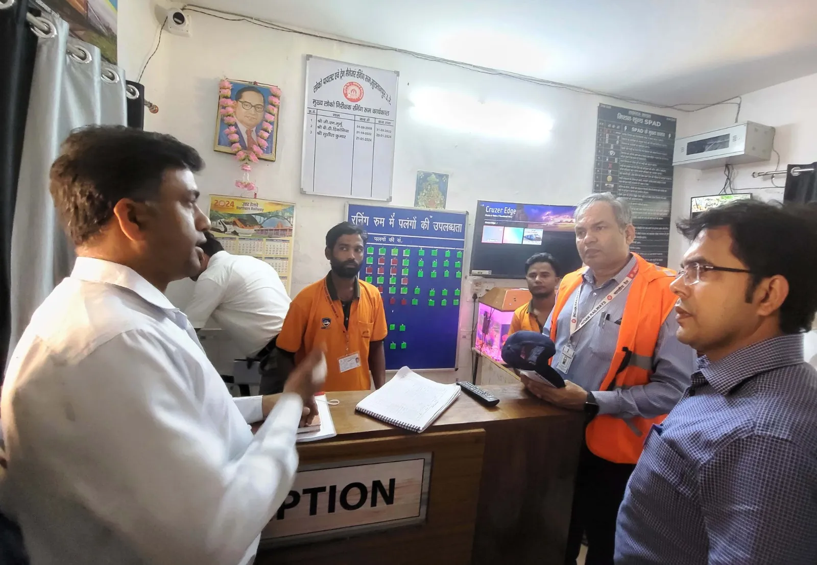 डीआरएम ने किया लखनऊ-सुलतानपुर रेलखंड का विंडो ट्रेलिंग,यात्री सुविधाएं बढ़ाने पर दिया जोर