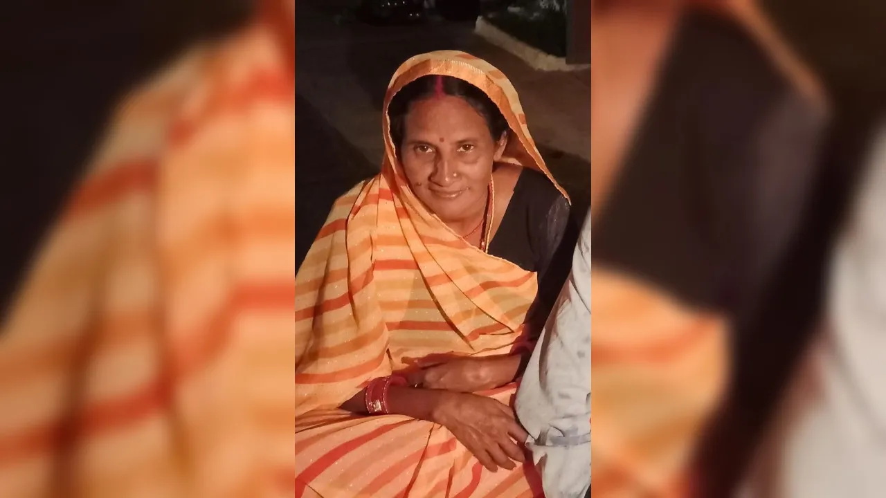 Etawah Accident: ट्रक में घुसी बाइक...मां की मौत, बेटा व बेटी घायल, शादी में शामिल होने जा रहे थे सभी