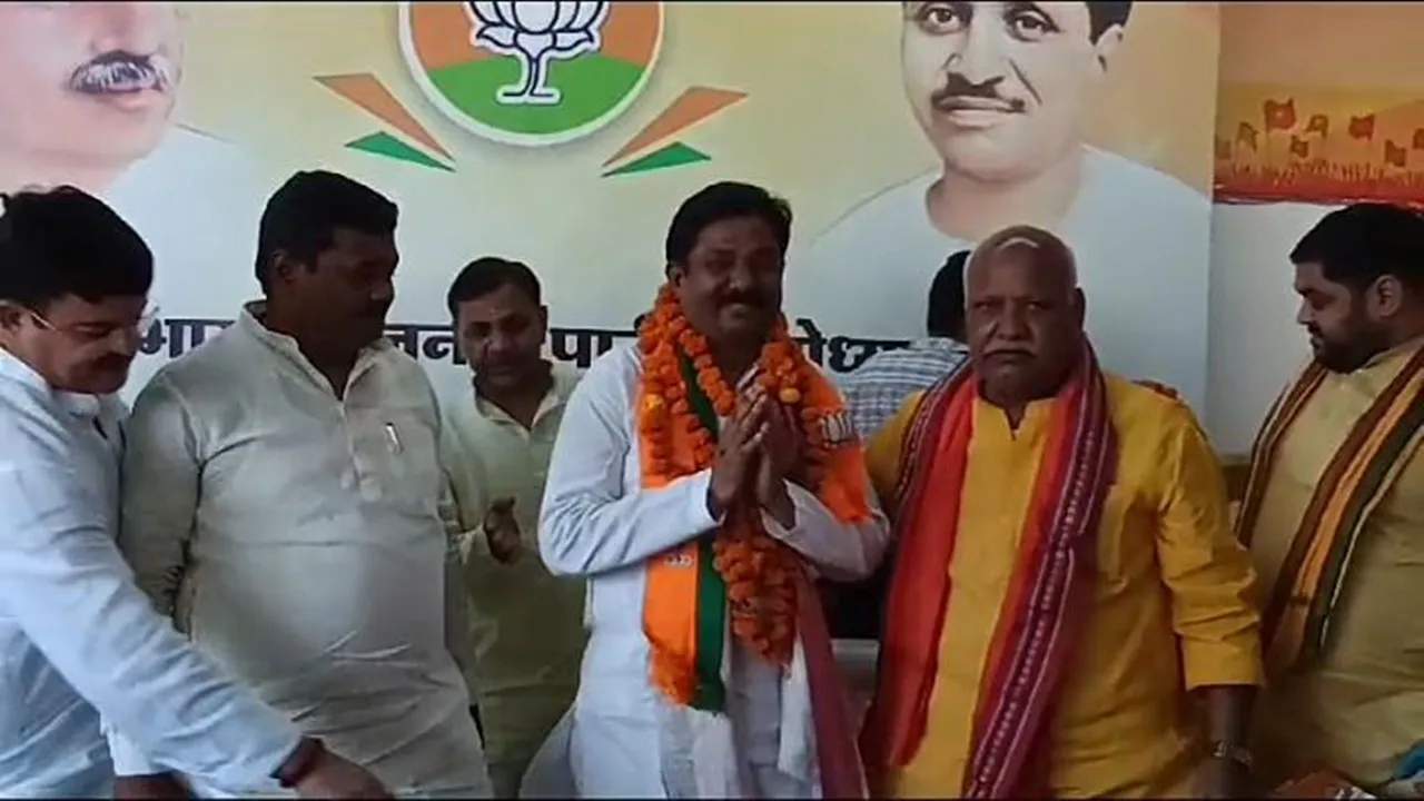 अयोध्या: भाजपा में शामिल हुए करुणाकर पांडेय का हुआ स्वागत
