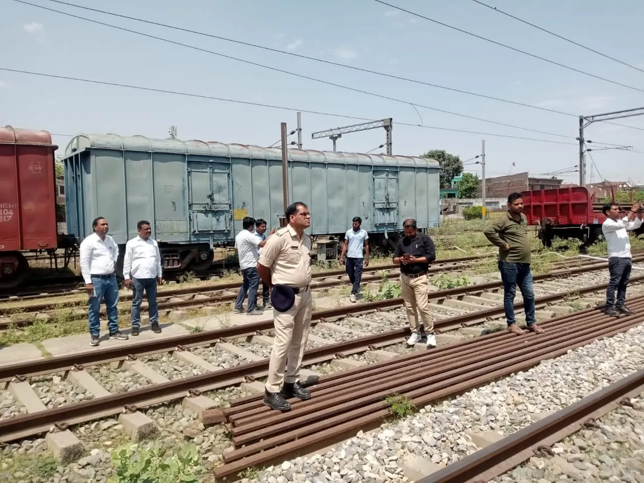 शाहजहांपुर: मालगाड़ी में धुआं उठता देख मची अफरा-तफरी, धनबाद से पानीपत जा रही थी गाड़ी
