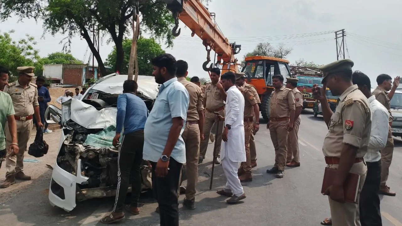 Kanpur: डंपर ने कार में मारी टक्कर...किन्नर समेत दो की मौत, एक अन्य घायल, हादसे के बाद चालक वाहन छोड़कर फरार
